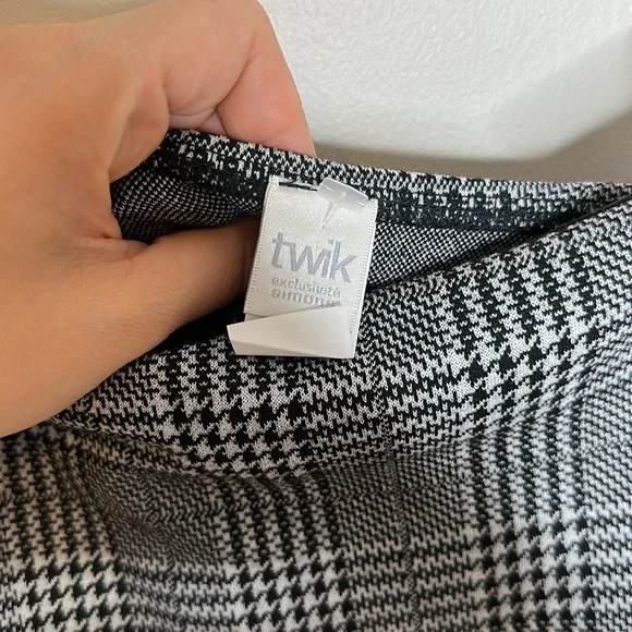 Simons Jumpsuit - Picture 6 of 7